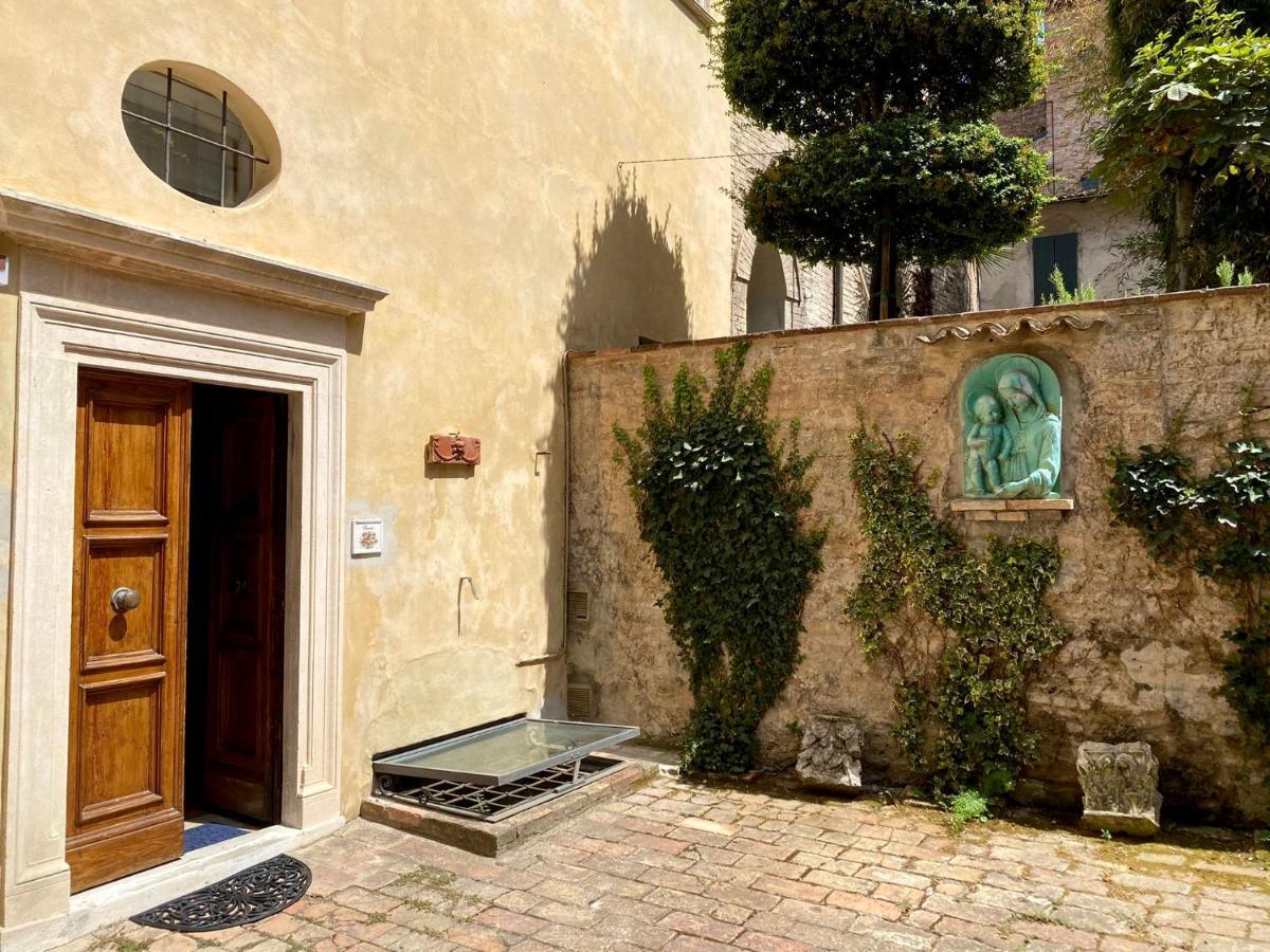 Il Cortile In Centro Apartment Pesaro Exterior photo